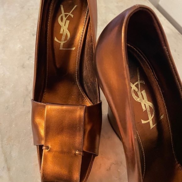 Luxury YVES SAINT LAURENT RIVE GAUCHE LEATHER PUMPS - Picture 5 of 14